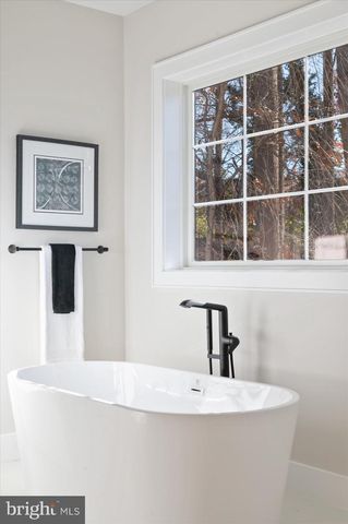 2929 N GREENCASTLE ST, Arlington, VA 22207