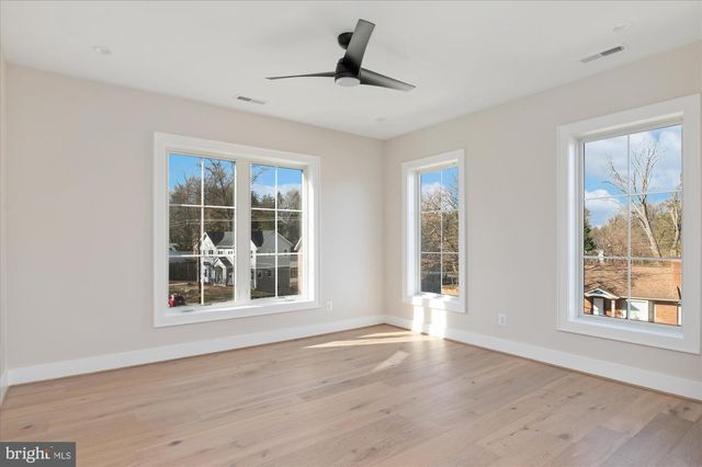 2929 N GREENCASTLE ST, Arlington, VA 22207