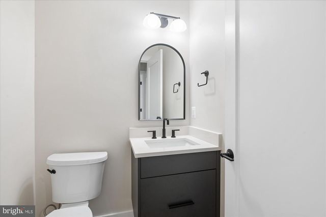 2929 N GREENCASTLE ST, Arlington, VA 22207