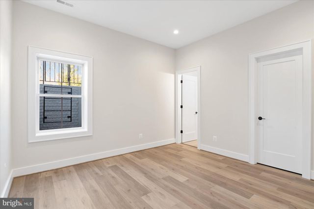 2929 N GREENCASTLE ST, Arlington, VA 22207