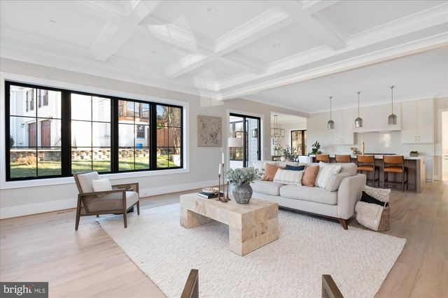 2929 N GREENCASTLE ST, Arlington, VA 22207