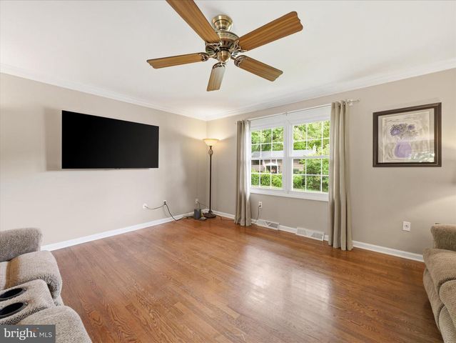 1059 VALLEYBROOK DR, Hagerstown, MD 21742