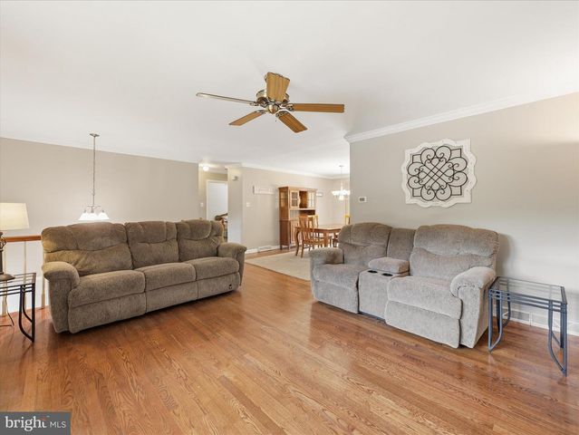 1059 VALLEYBROOK DR, Hagerstown, MD 21742