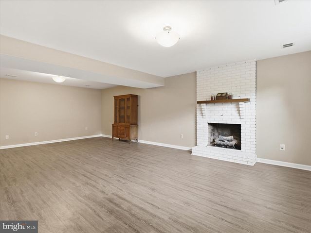1059 VALLEYBROOK DR, Hagerstown, MD 21742