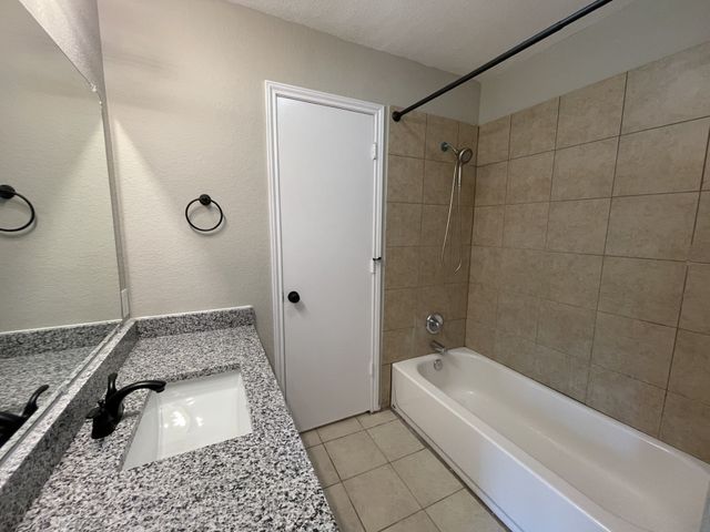 4104 GREEN ACRES Circle, Arlington, TX 76017
