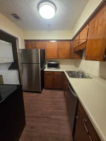 1808 State St Apt 213, Nashville, TN 37203