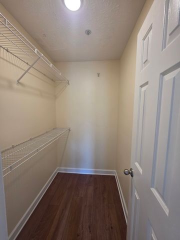 1808 State St Apt 213, Nashville, TN 37203