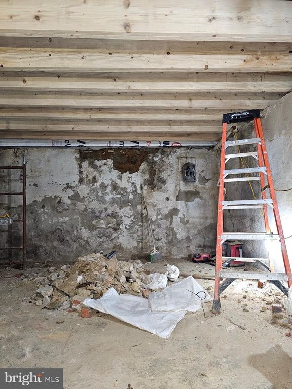 Image 3 of property listing at 3461 RORER ST, Philadelphia, PA 19134