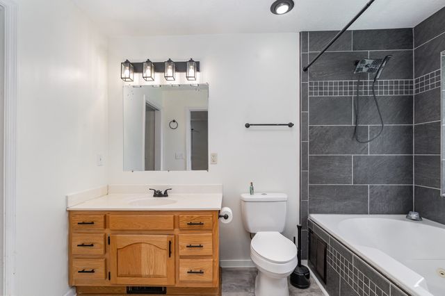 1462 Peter Pond Rd, Ashland City, TN 37015