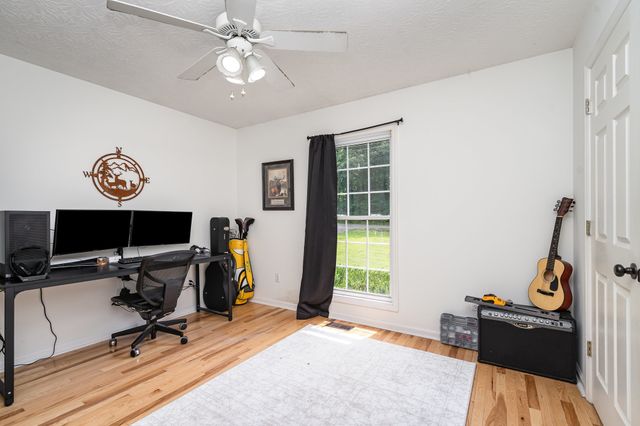 1462 Peter Pond Rd, Ashland City, TN 37015