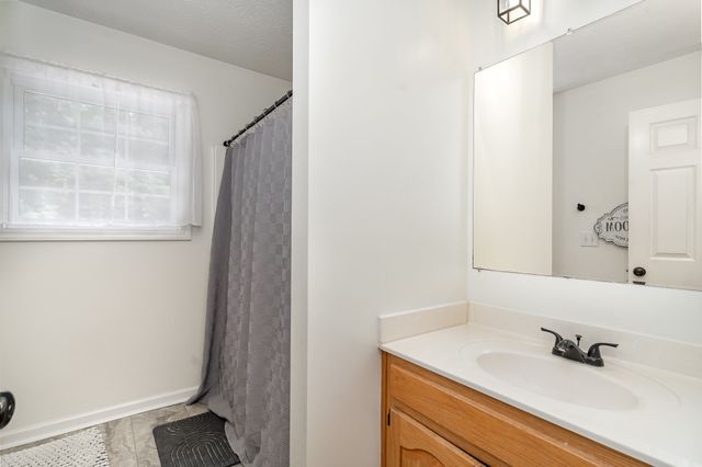 1462 Peter Pond Rd, Ashland City, TN 37015