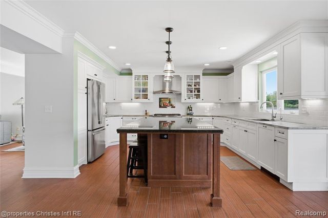 6672 Seth Court, Clarkston, MI 48348