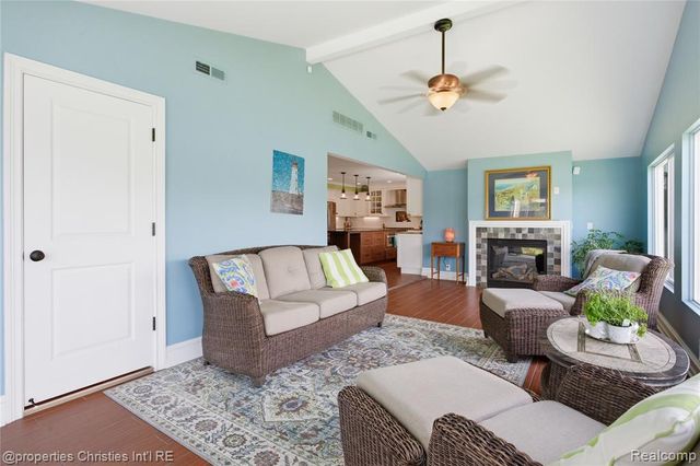 6672 Seth Court, Clarkston, MI 48348