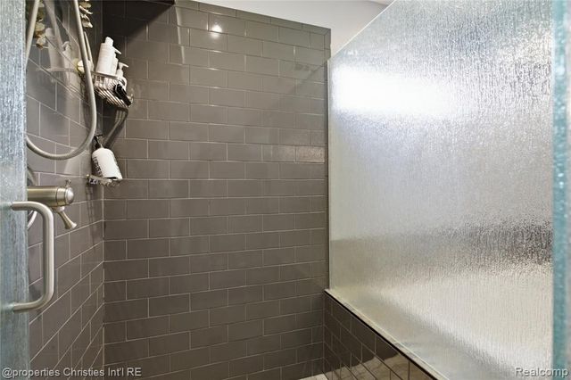 6672 Seth Court, Clarkston, MI 48348