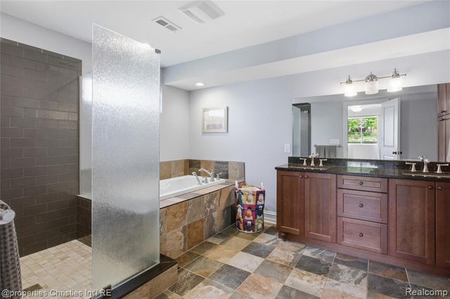 6672 Seth Court, Clarkston, MI 48348