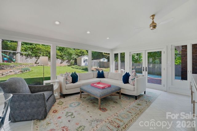 3901 Severn Avenue, Charlotte, NC 28210