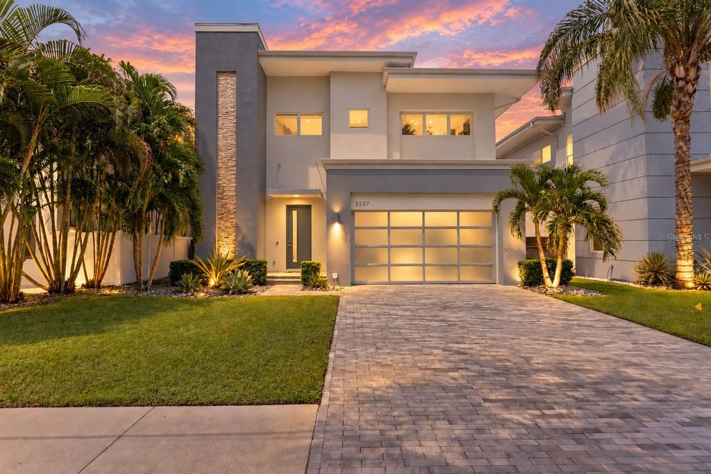 Image 1 of property listing at 3207 W PAUL AVENUE, Tampa, FL 33611