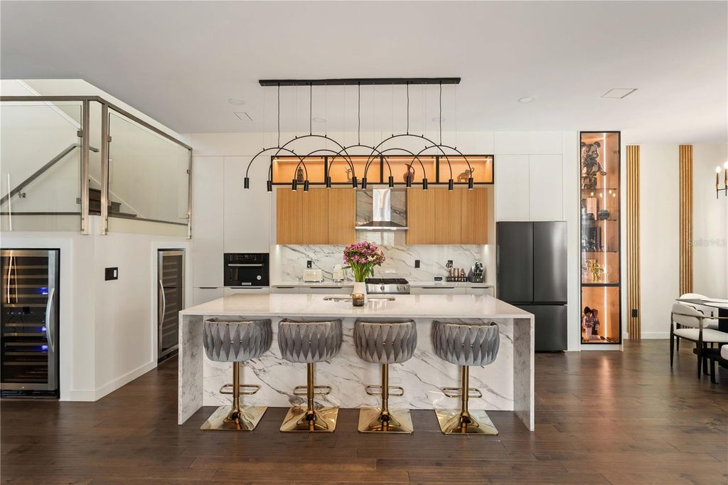 Image 16 of property listing at 3207 W PAUL AVENUE, Tampa, FL 33611