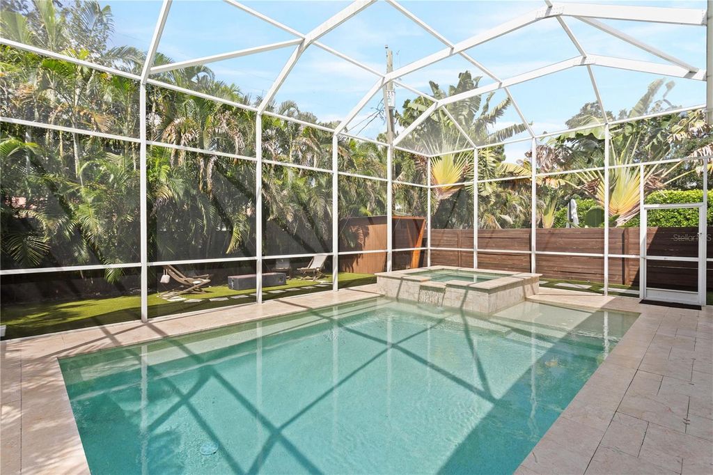 Image 49 of property listing at 3207 W PAUL AVENUE, Tampa, FL 33611