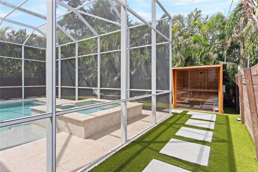 Image 58 of property listing at 3207 W PAUL AVENUE, Tampa, FL 33611