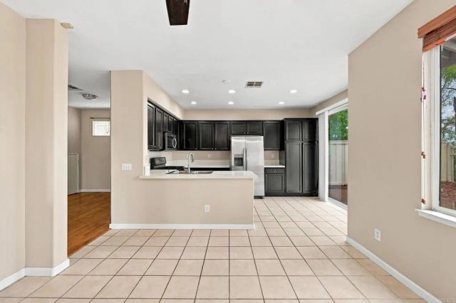 11595 Compass Dr Drive North 8, San Diego, CA 92126