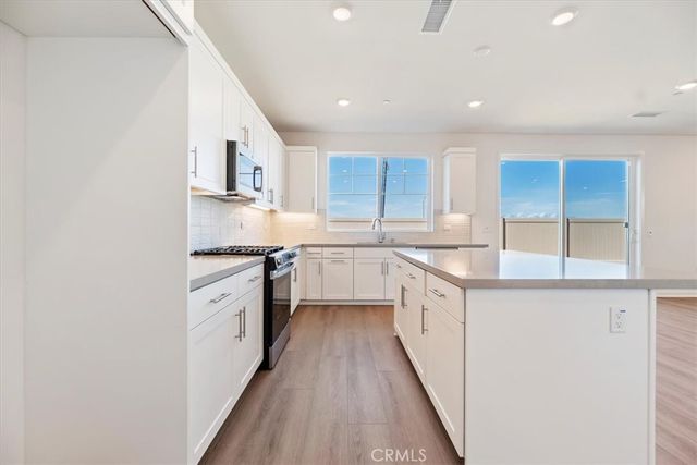 3730 Crossen Drive, Corona, CA 92883