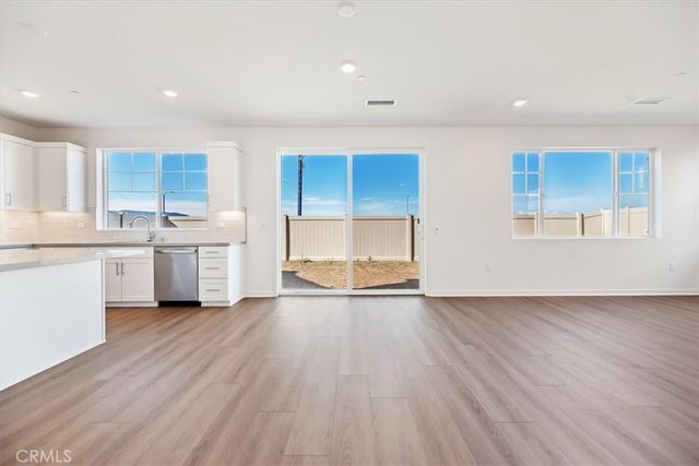 3730 Crossen Drive, Corona, CA 92883