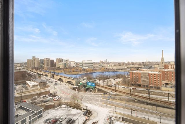 8 Whittier Pl 16B, Boston, MA 02114