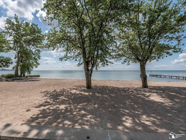 3498 Iroquois Trail, Monroe, MI 48162