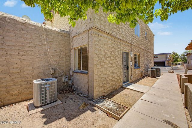 4750 E MORELAND Street, Phoenix, AZ 85008