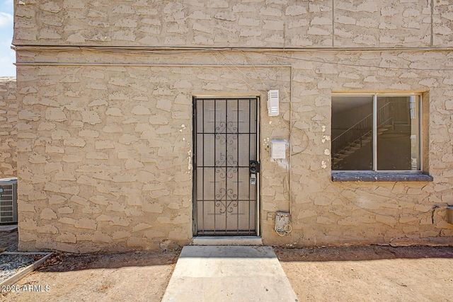 4750 E MORELAND Street, Phoenix, AZ 85008