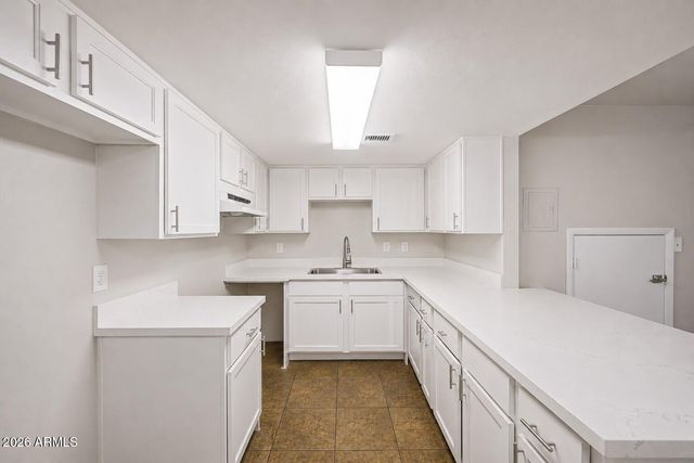 4750 E MORELAND Street, Phoenix, AZ 85008