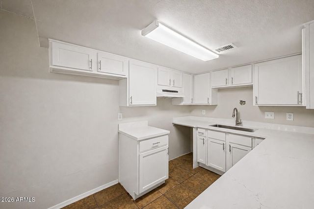 4750 E MORELAND Street, Phoenix, AZ 85008