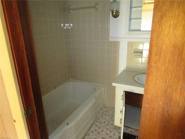 403 Benthall RD, Hampton, VA 23664