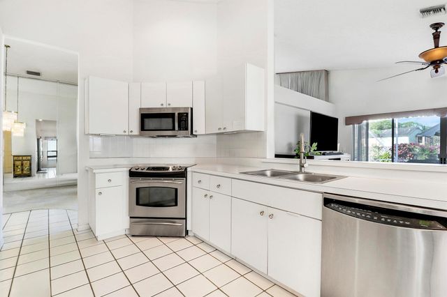 4969 Broadstone Circle, West Palm Beach, FL 33417