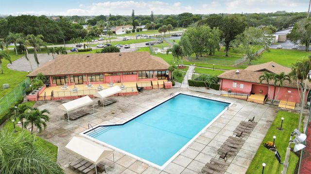 4969 Broadstone Circle, West Palm Beach, FL 33417