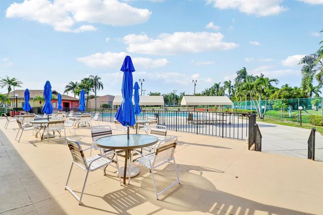 4969 Broadstone Circle, West Palm Beach, FL 33417