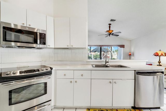 4969 Broadstone Circle, West Palm Beach, FL 33417