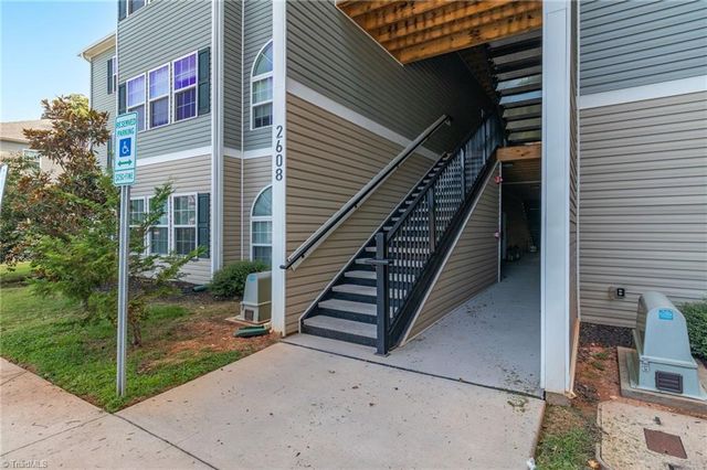 2608 Pennoak Way F, Greensboro, NC 27407