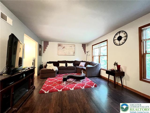 107 Warbler Court, Lehman Twp, PA 18324