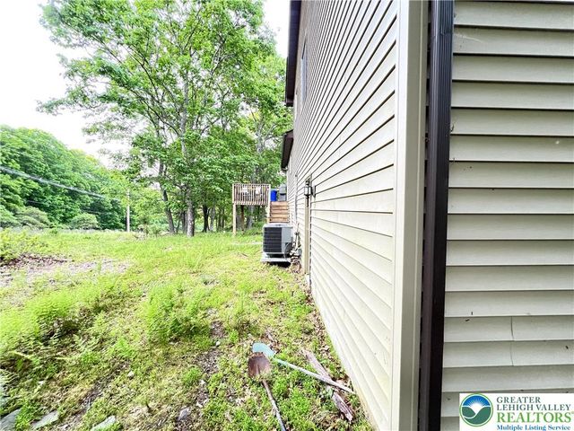 107 Warbler Court, Lehman Twp, PA 18324