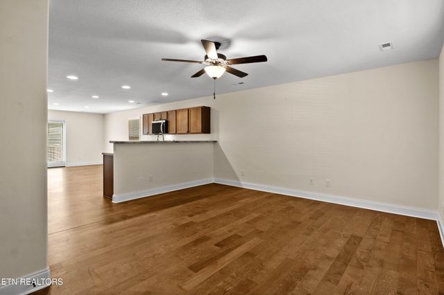 8021 Poplar Grove Lane, Powell, TN 37849