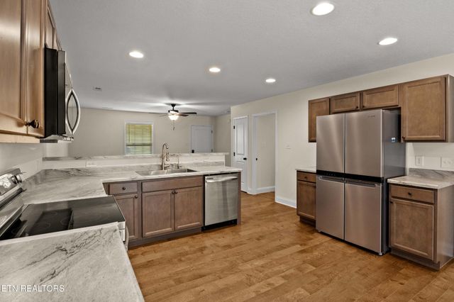 8021 Poplar Grove Lane, Powell, TN 37849