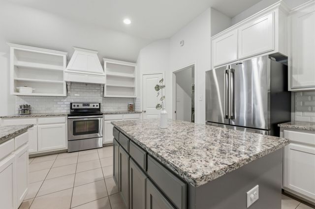 505 Inwood Street, Benbrook, TX 76126