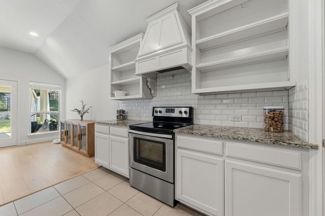 505 Inwood Street, Benbrook, TX 76126