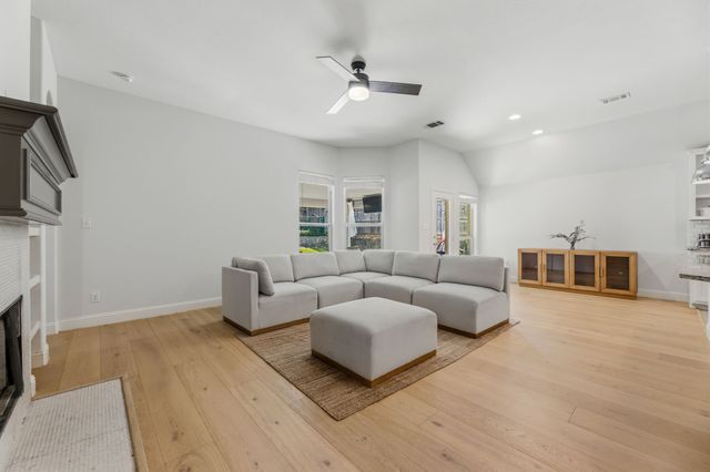 505 Inwood Street, Benbrook, TX 76126