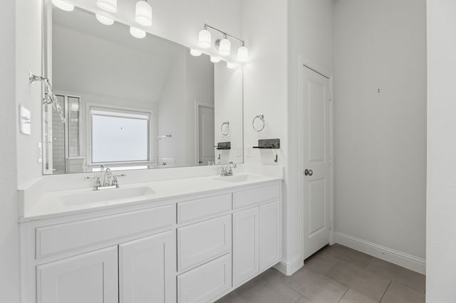 505 Inwood Street, Benbrook, TX 76126