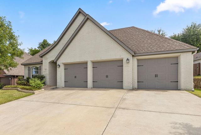 505 Inwood Street, Benbrook, TX 76126