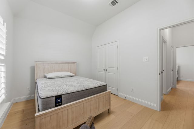 505 Inwood Street, Benbrook, TX 76126