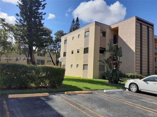 100 Ashbury Rd 102, Hollywood, FL 33024